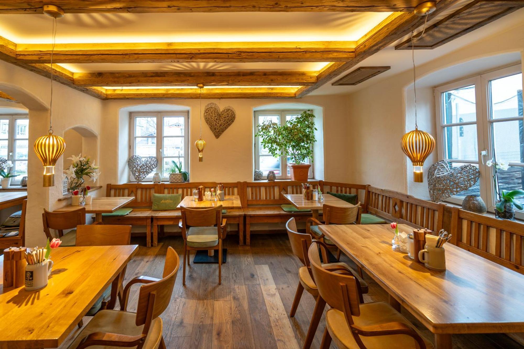 Landhaus Hotel 볼프라츠하우젠 외부 사진