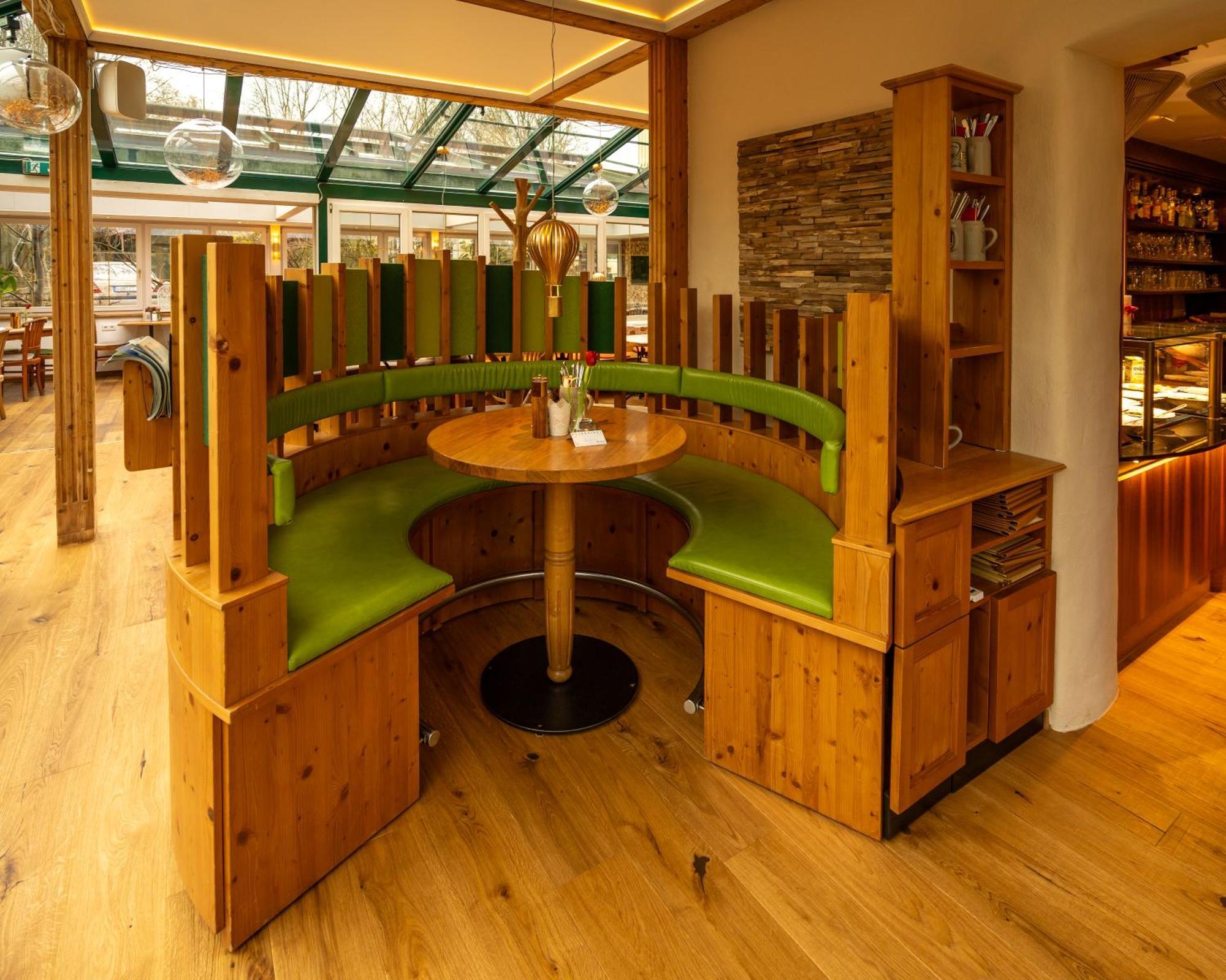 Landhaus Hotel 볼프라츠하우젠 외부 사진