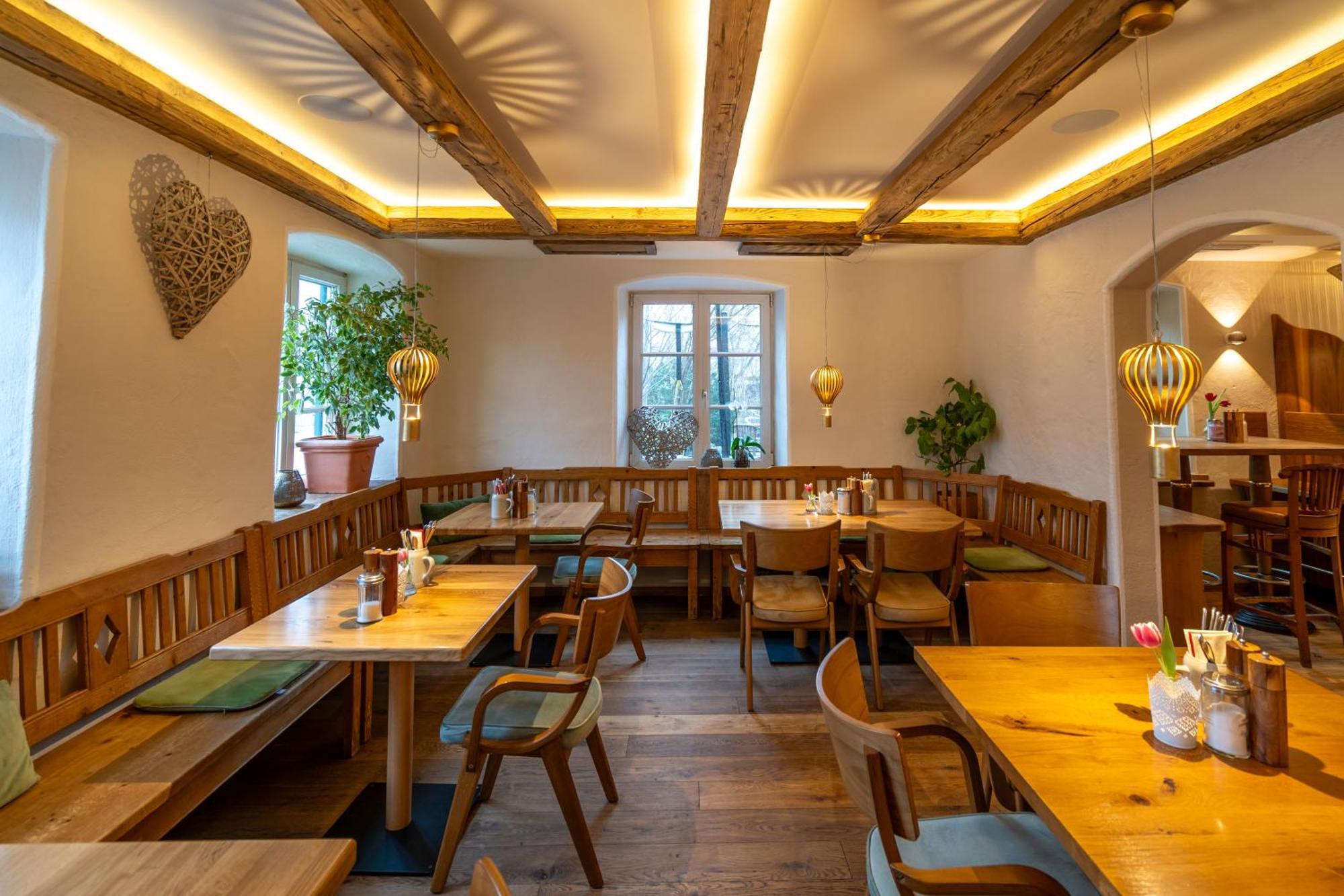 Landhaus Hotel 볼프라츠하우젠 외부 사진