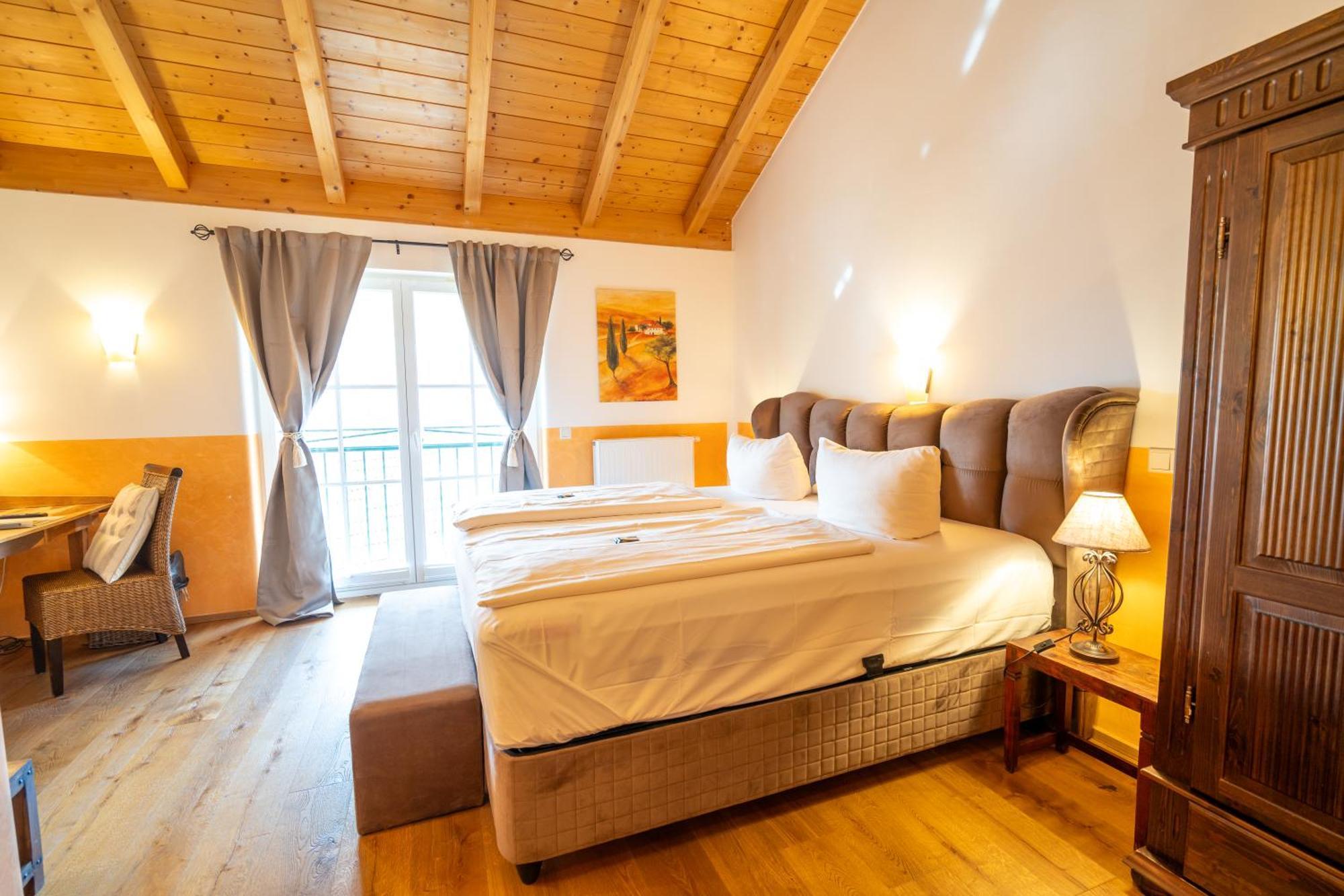 Landhaus Hotel 볼프라츠하우젠 외부 사진