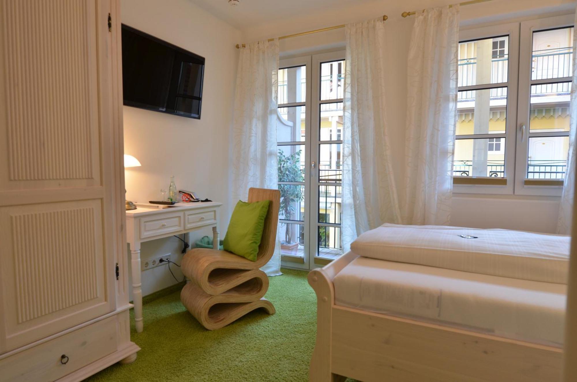 Landhaus Hotel 볼프라츠하우젠 외부 사진