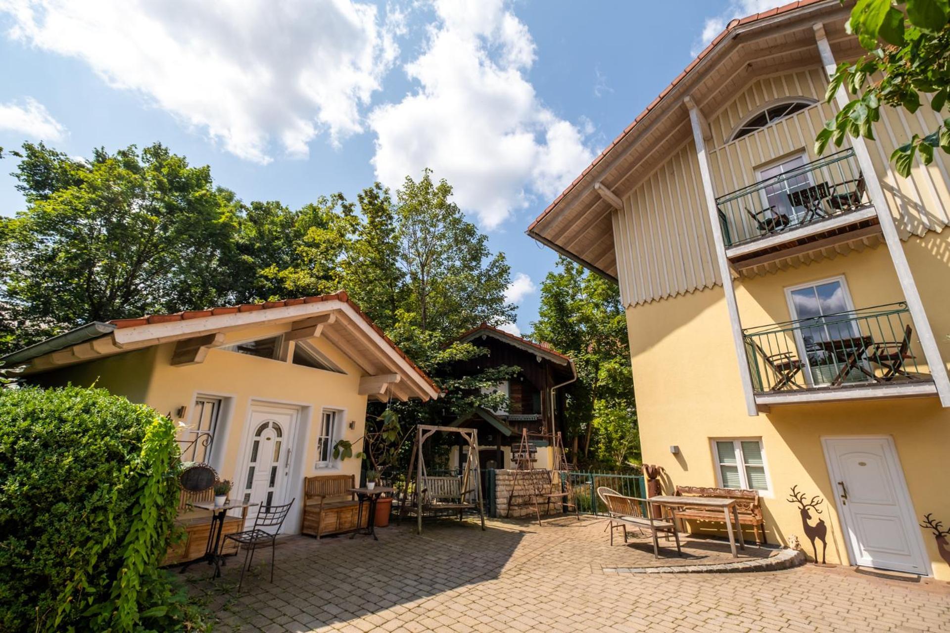 Landhaus Hotel 볼프라츠하우젠 외부 사진