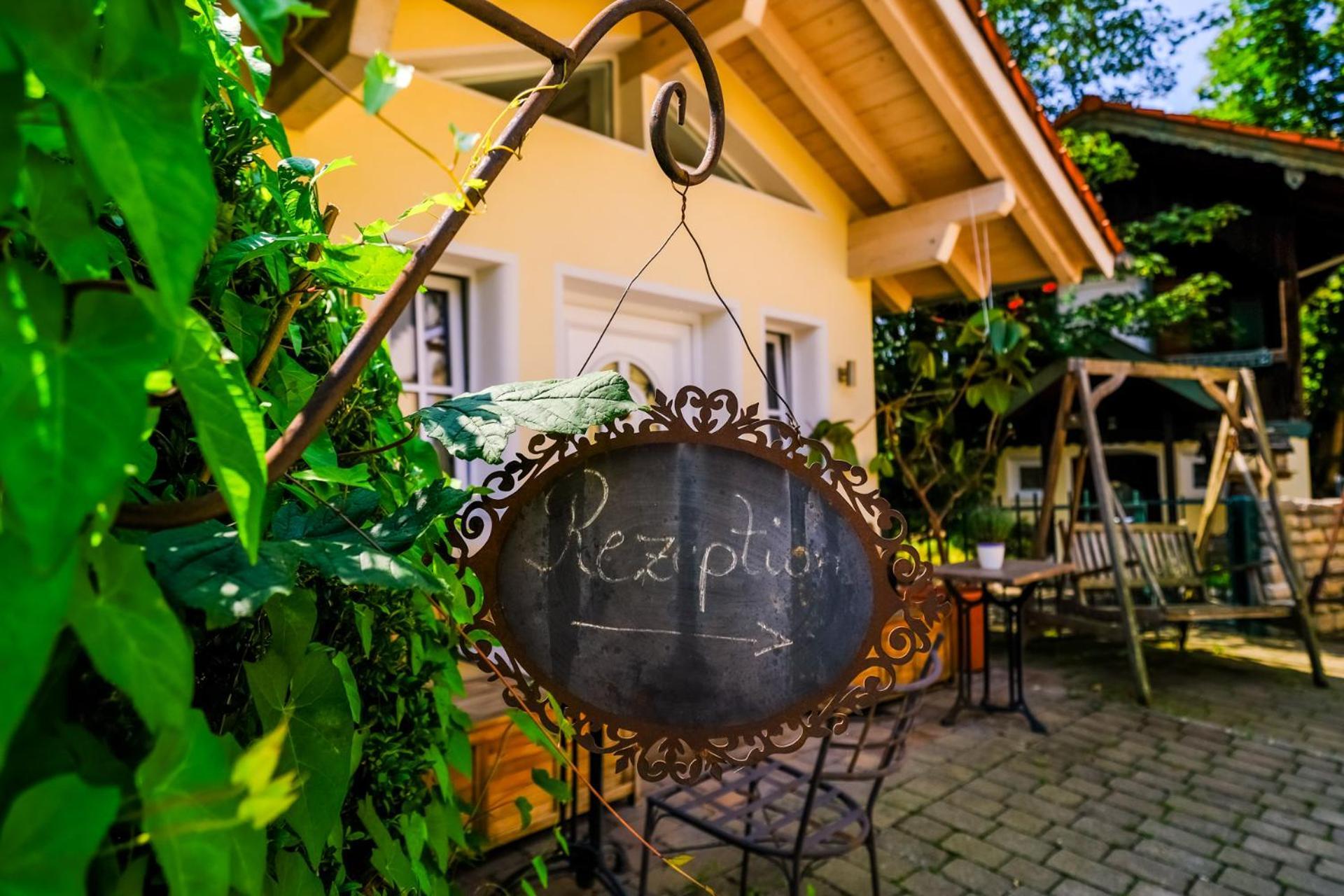Landhaus Hotel 볼프라츠하우젠 외부 사진