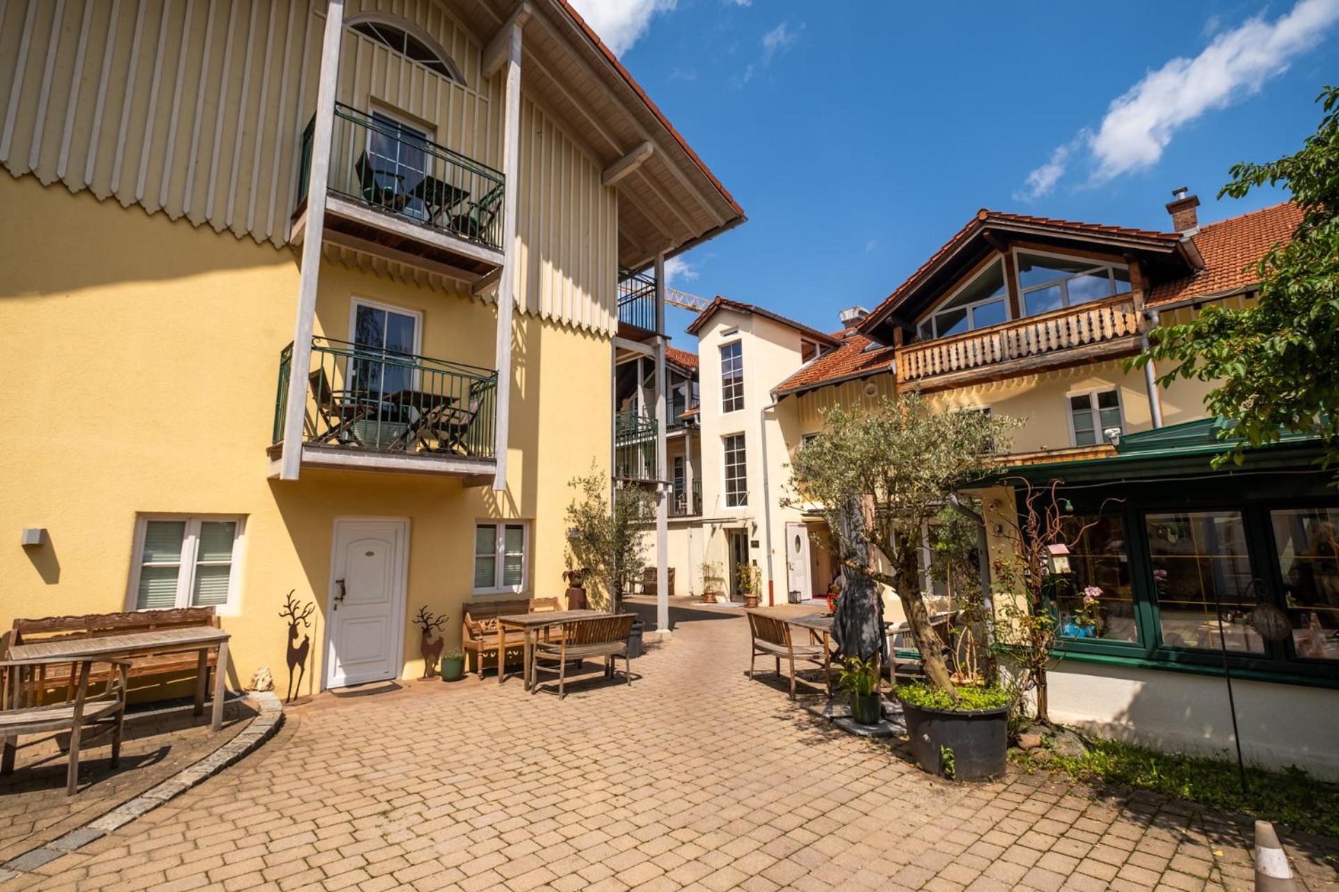 Landhaus Hotel 볼프라츠하우젠 외부 사진