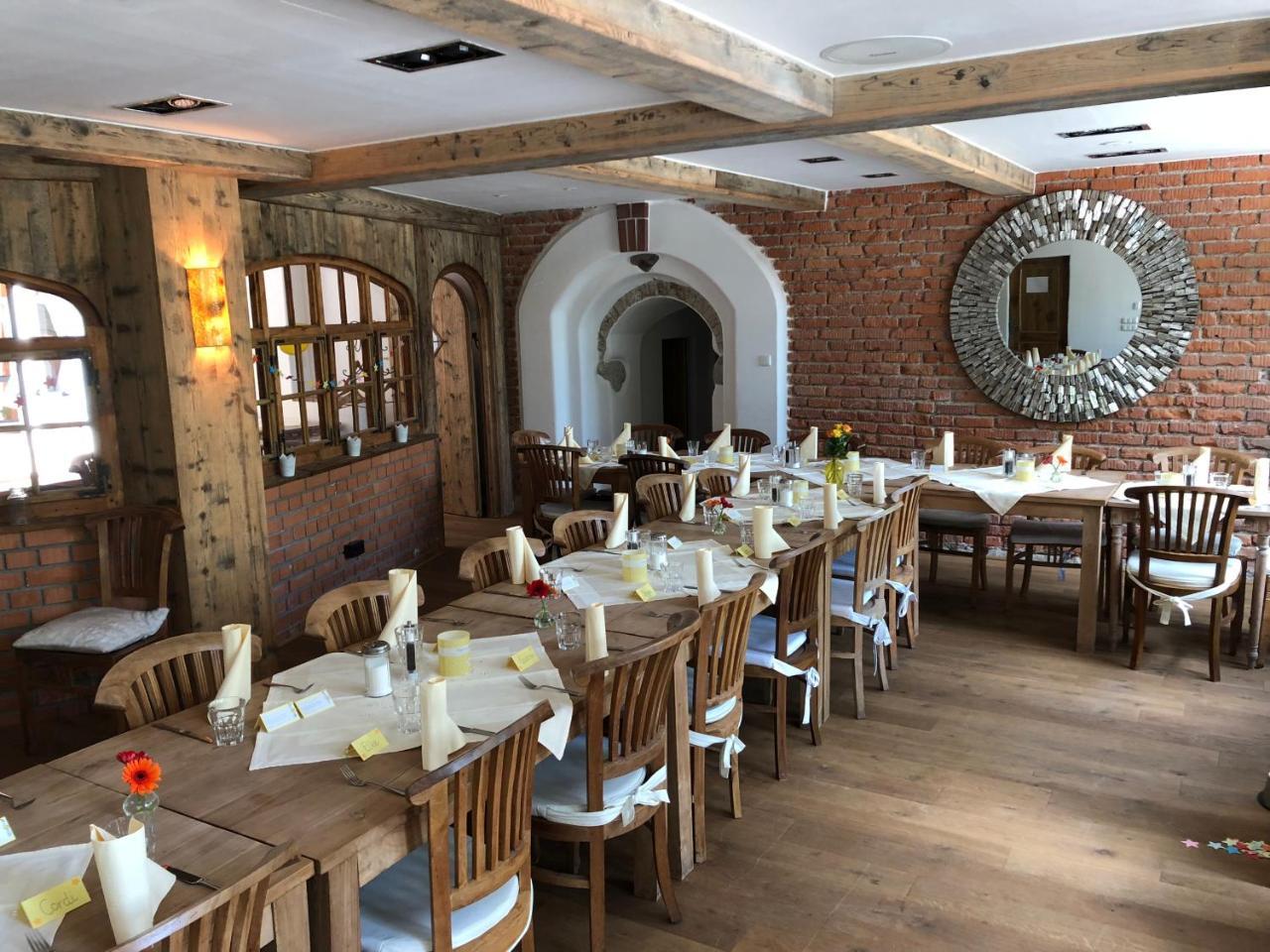 Landhaus Hotel 볼프라츠하우젠 외부 사진
